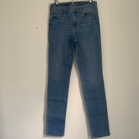 Old Navy Denim - ☀️🕶 Old Navy Power Straight medium-light wash jeans, 8Tall, EUC ☀️🕶
